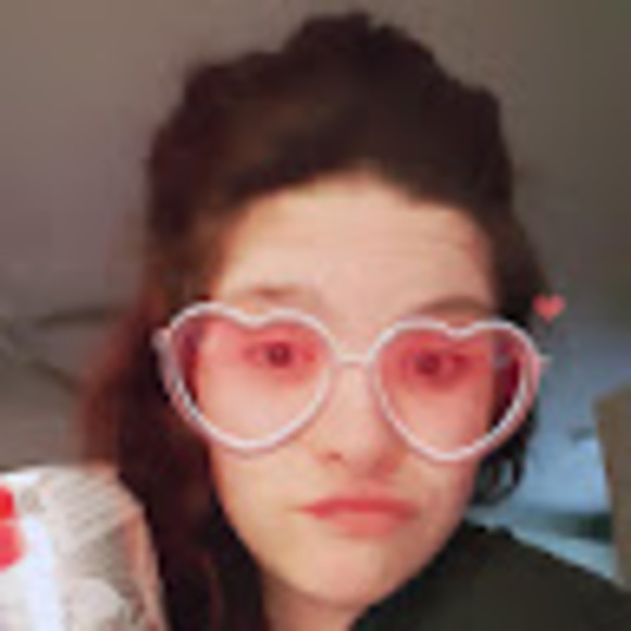 Meet your Posher, Camillia - Picture 1 of 1